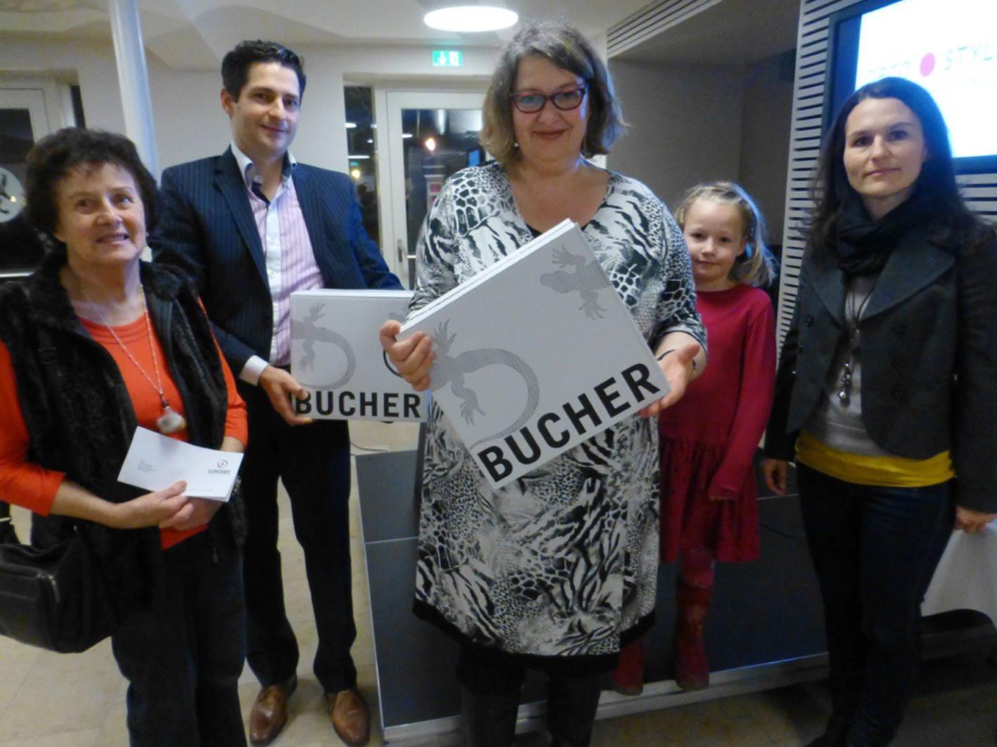 Gerda Wehinger, Christina Märk und Leonie Mathis gewannen Bucher-Bücherpakete.