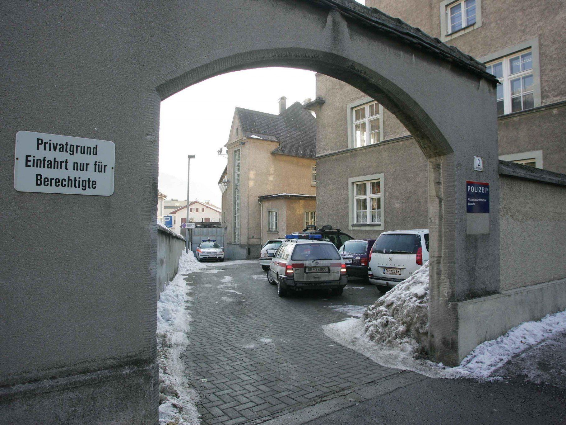 Toter Häftling im Anhaltezentrum Bludenz (Archivbild) gibt Rätsel auf. Toter Häftling im Anhaltezentrum Bludenz (Archivbild) gibt Rätsel auf.