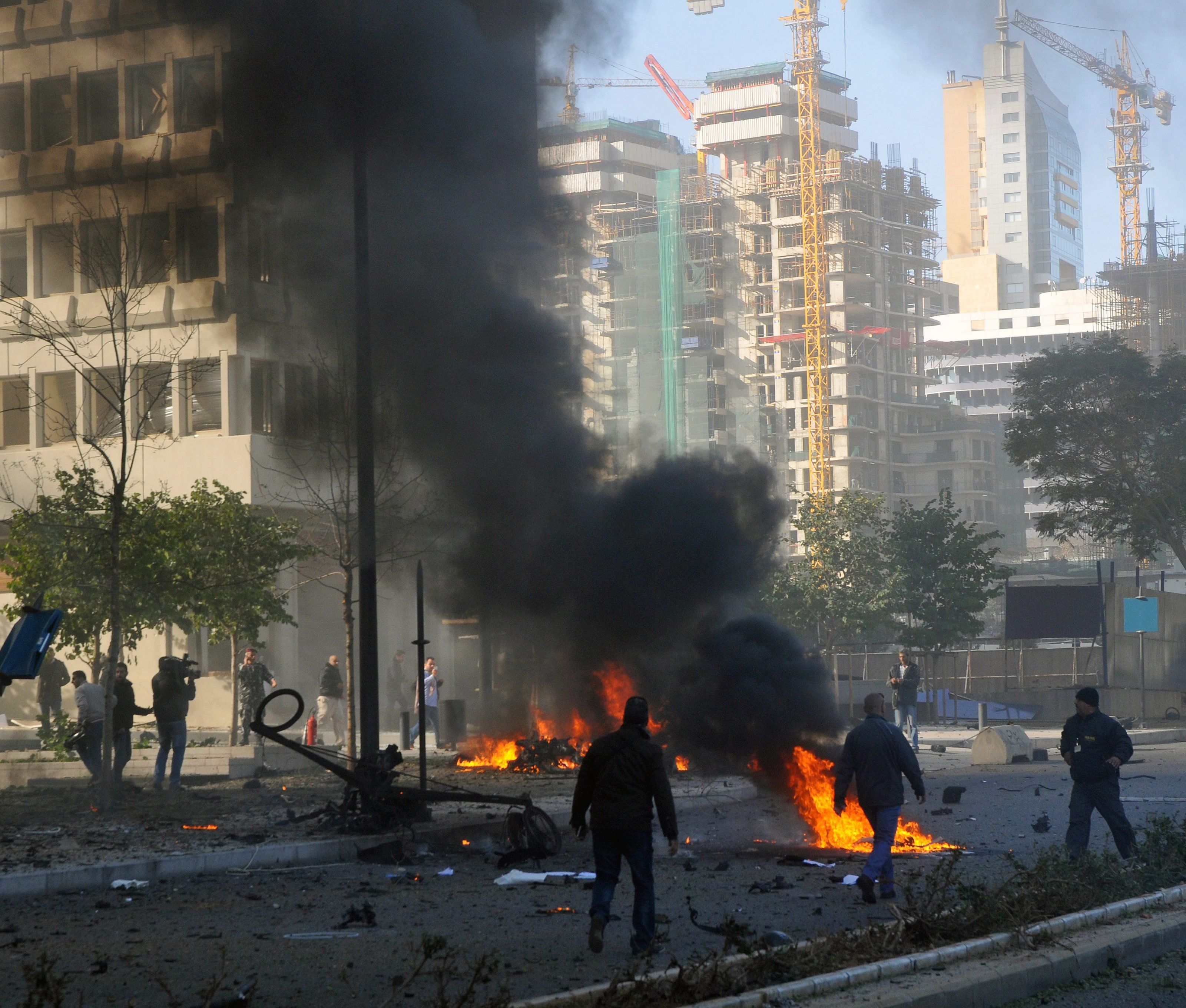 Beirut wird von einer Anschlagsserie heimgesucht. Beirut wird von einer Anschlagsserie heimgesucht.