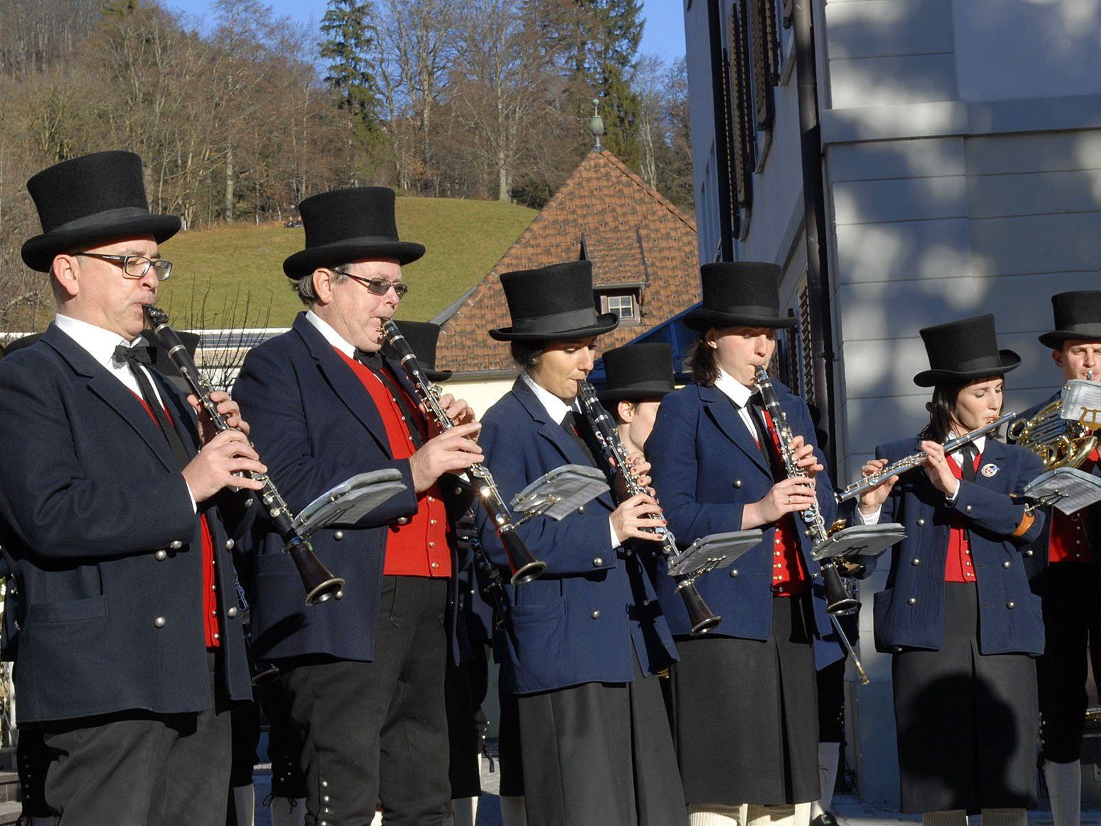 Das Silvesterständchen der Harmoniemusik Schruns hat Tradition. Das Silvesterständchen der Harmoniemusik Schruns hat Tradition.