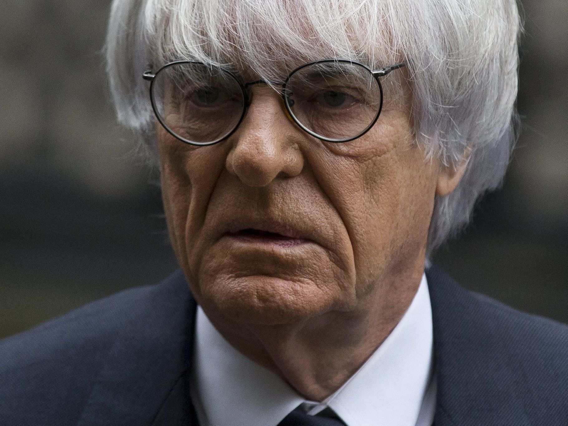 F1-Boss Bernie Ecclestone muss vor Gericht und scheint in Erklärungsnöten.