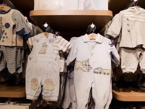 Sprecherin: "Diese 'kleinen chemischen Monster' finden sich überall". Sprecherin: "Diese 'kleinen chemischen Monster' finden sich überall".