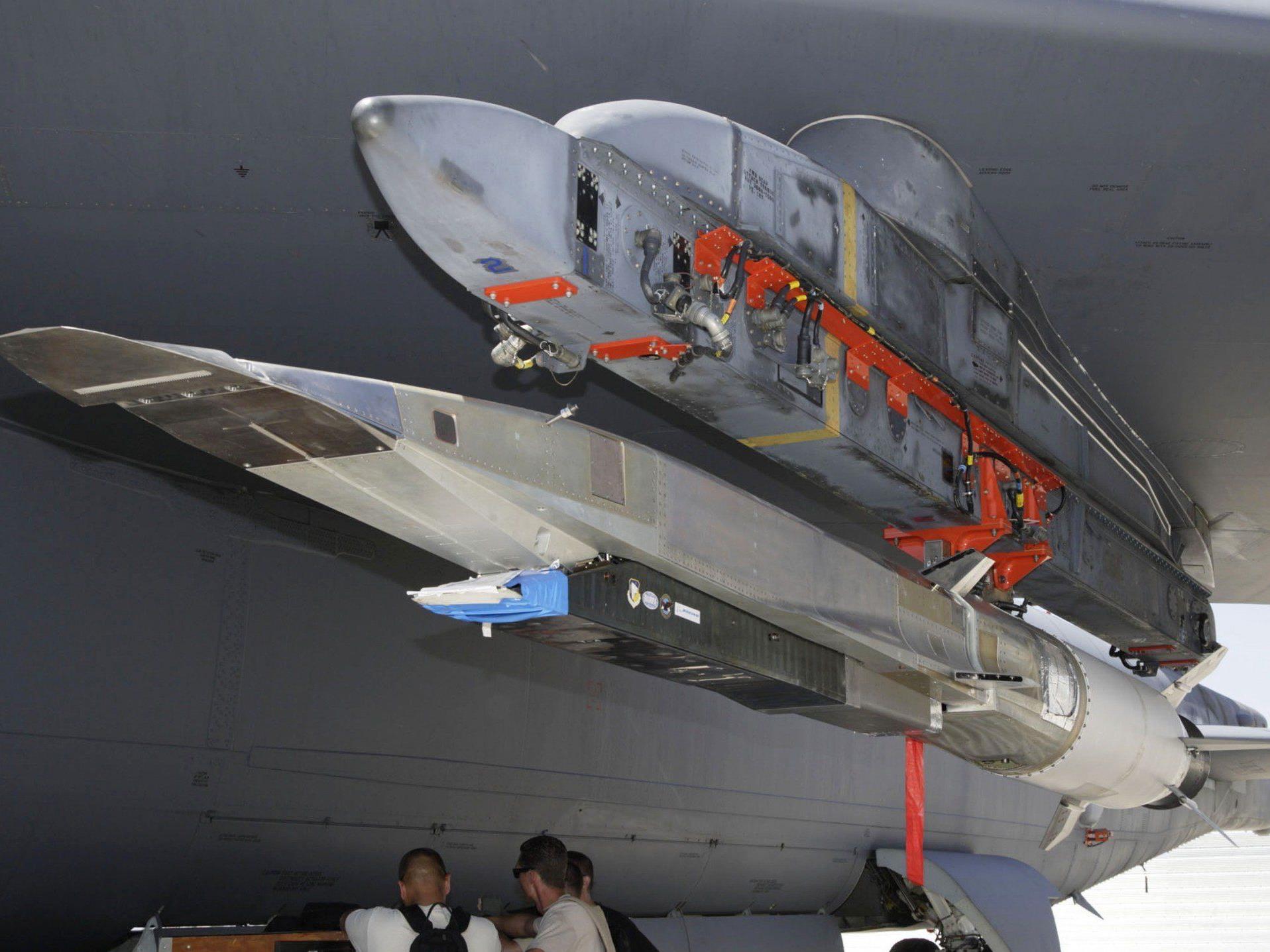 Hyperschall-Objekte, im Bild eine US-X-51A "WaveRider", sollen Angriffe auf weit entfernte Ziele binnen kürzester Zeit möglich machen.