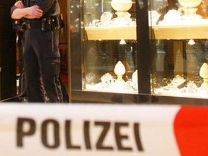 Sechs Tatverdächtige wurden bei einem Juwelierraub in Wien festgenommen.