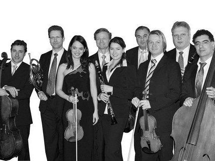 Mit den "Philharmonischen Solisten Wien": 3. Jänner 2014, Beginn 17:00 Uhr, neue Kirche Lech. Mit den "Philharmonischen Solisten Wien": 3. Jänner 2014, Beginn 17:00 Uhr, neue Kirche Lech.