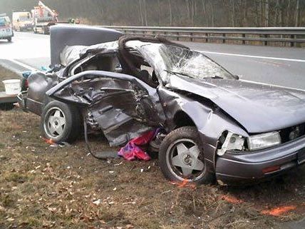 Auf der A21 gab es am Freitag einen tödlichen Unfall. Auf der A21 gab es am Freitag einen tödlichen Unfall.