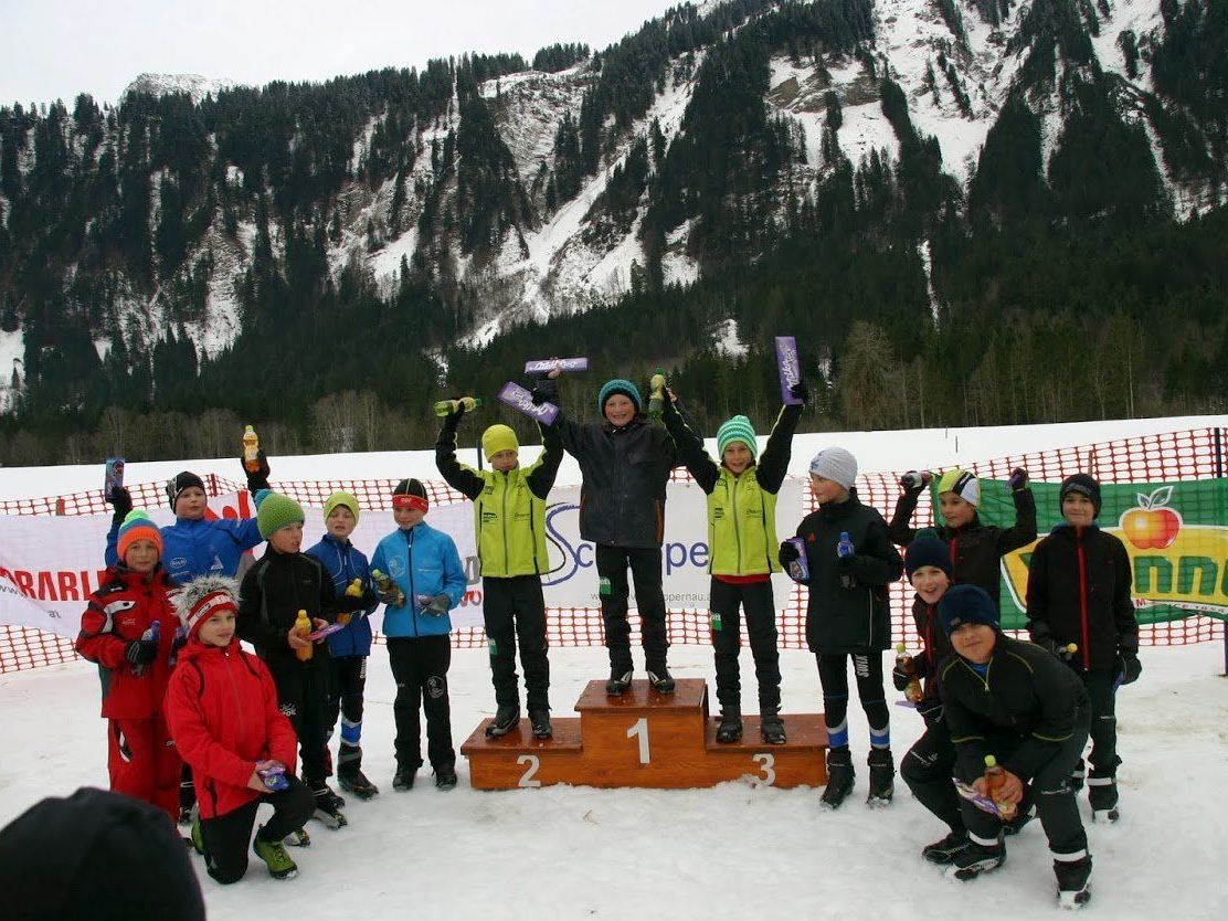 Siegerehrung Kinder II (mit Daniel Pfanner, Kilian Obrist und Simon Maier vom SCU Hittisau) Siegerehrung Kinder II (mit Daniel Pfanner, Kilian Obrist und Simon Maier vom SCU Hittisau)