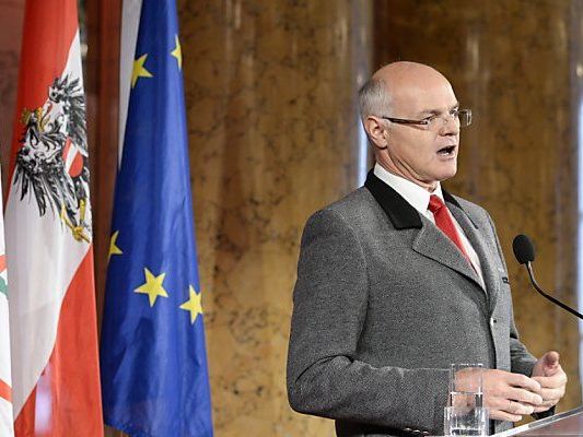 ÖOC-Präsident Stoss bei der Vereidigung ÖOC-Präsident Stoss bei der Vereidigung