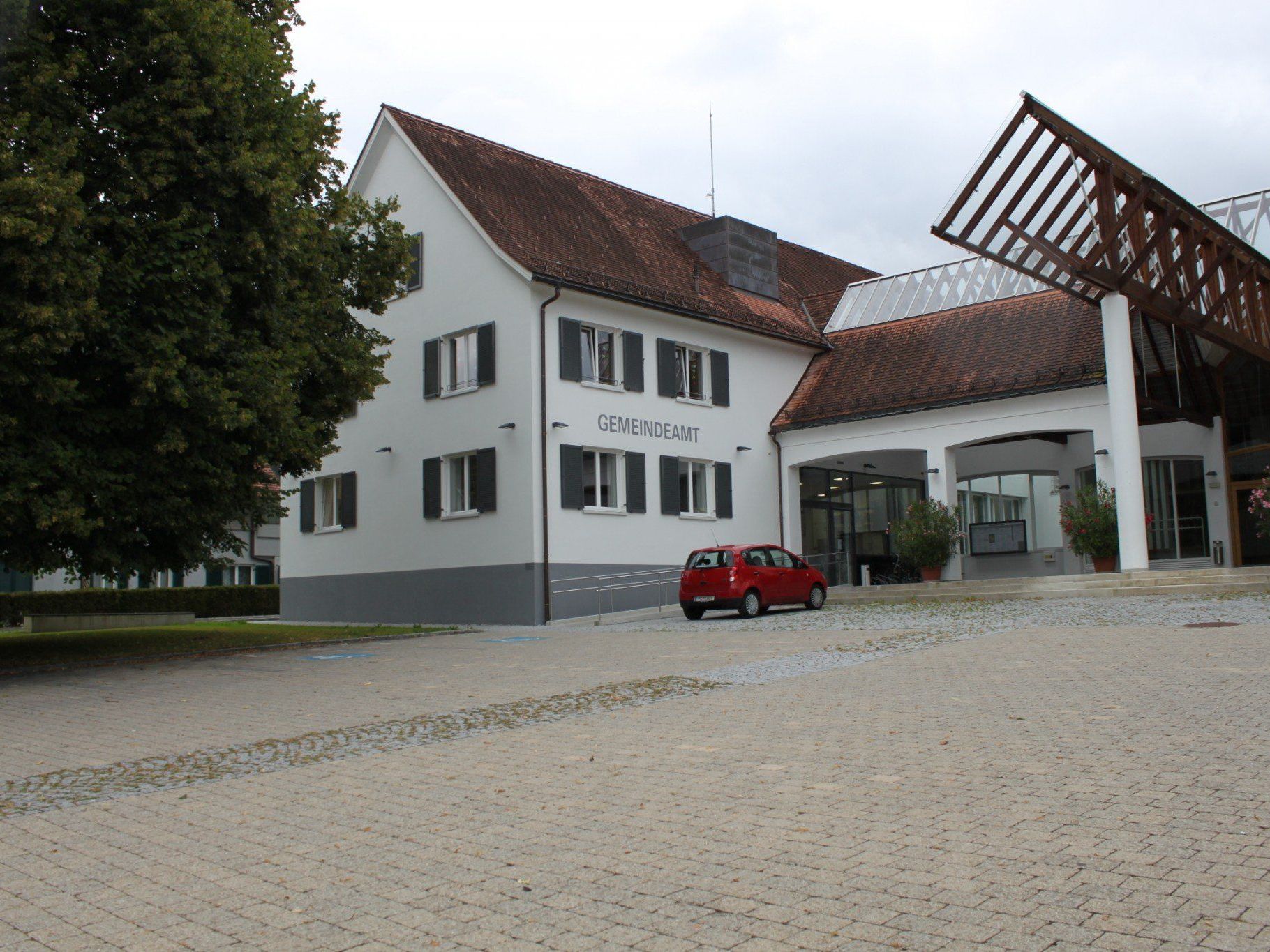 Die Opposition in Klaus wirft Bürgermeister Müller einen "demokratiefeindlichen Akt" vor. Die Opposition in Klaus wirft Bürgermeister Müller einen "demokratiefeindlichen Akt" vor.