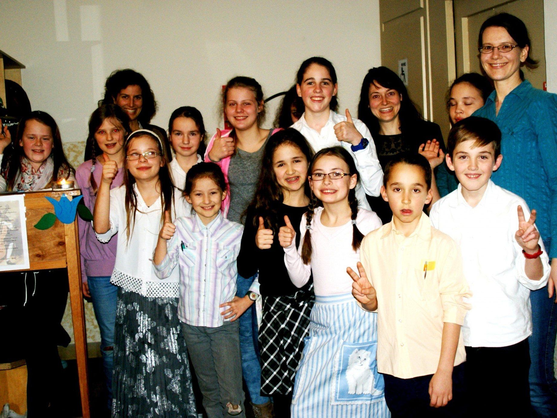 Die Elia Schüler bedankten sich bei ihren Gönnern mit einem Festmahl! Die Elia Schüler bedankten sich bei ihren Gönnern mit einem Festmahl!