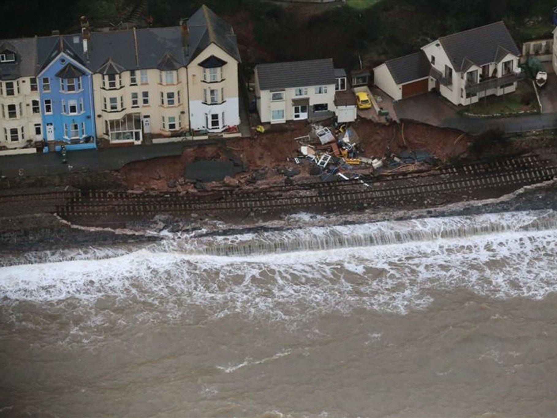 Überschwemmungen nach Deichbruch im Südwesten Englands.