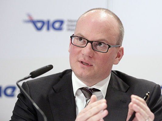 Flughafen-Vorstand Julian Jäger bei dem Pressetermin am Dienstag Flughafen-Vorstand Julian Jäger bei dem Pressetermin am Dienstag