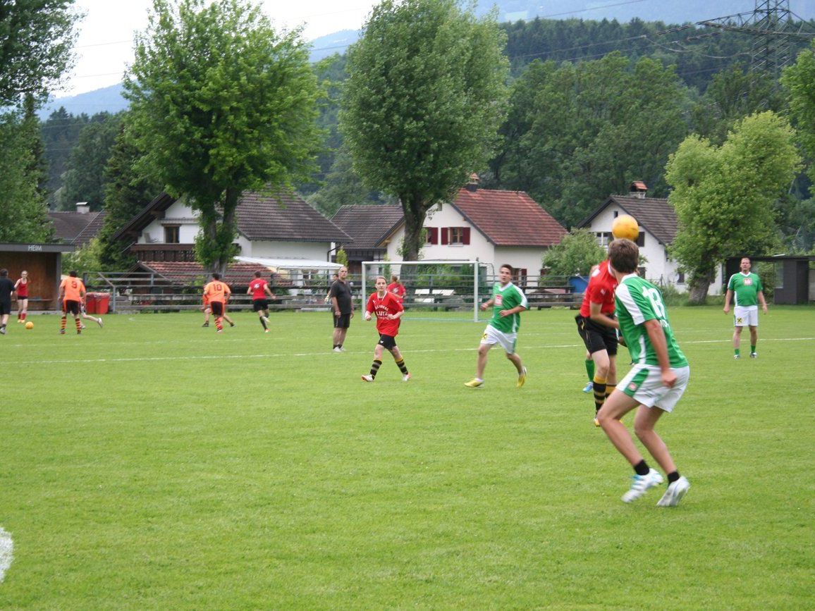 Der alte Nenzinger Fußballplatz hat ausgedient, hier soll Wohnraum entstehen. Der alte Nenzinger Fußballplatz hat ausgedient, hier soll Wohnraum entstehen.