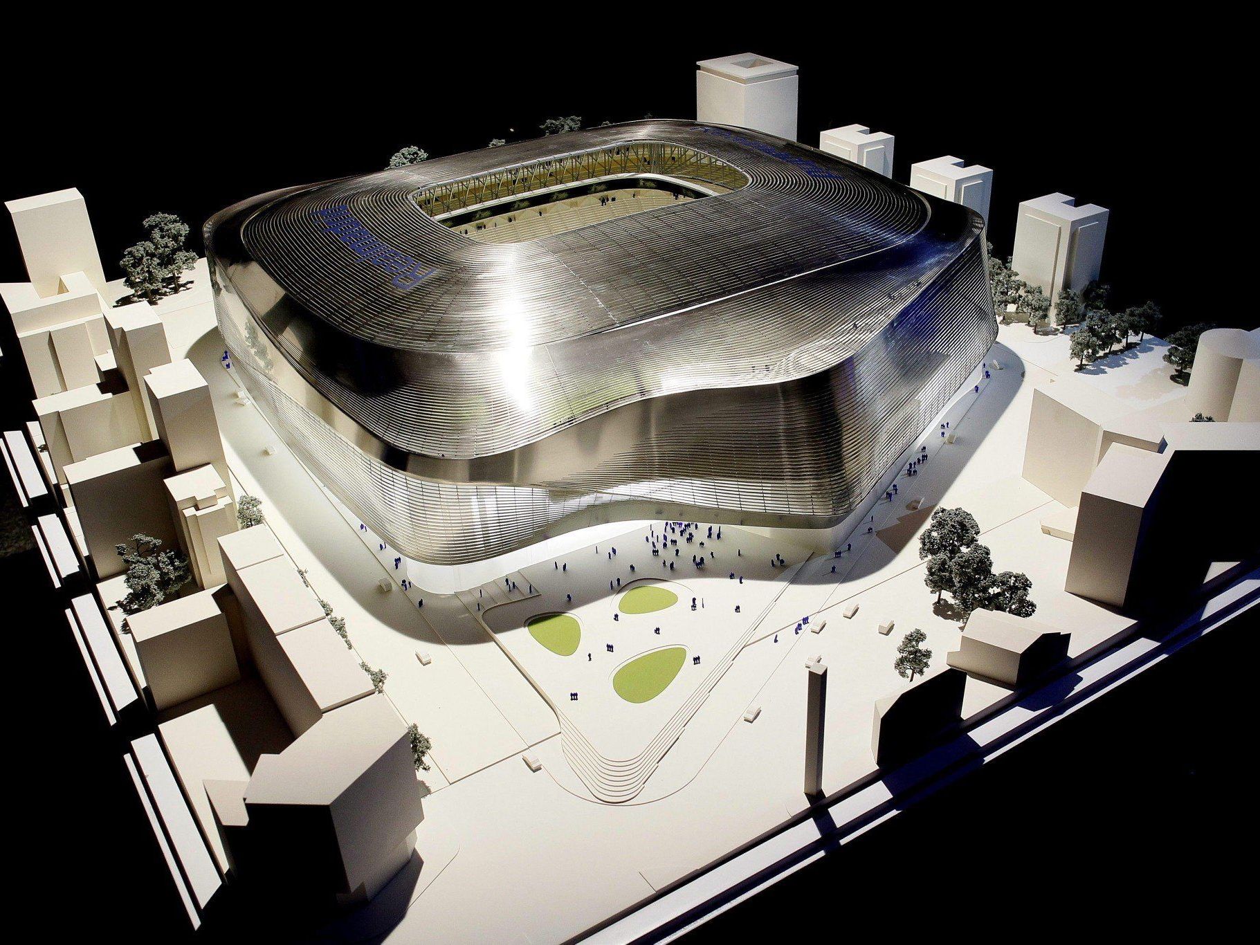 Madrids Bernabeu-Stadion wird komplett umgebaut. Das Vorhaben soll 400 Mio. Euro kosten. Madrids Bernabeu-Stadion wird komplett umgebaut. Das Vorhaben soll 400 Mio. Euro kosten.