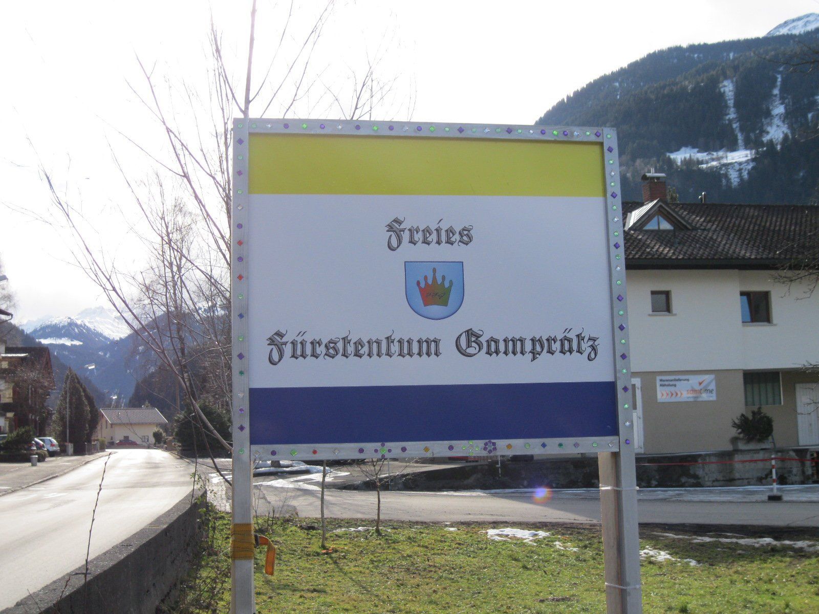 Die Ortafeln des "Freien Fürstentums Gamprätz" sind wieder gesetzt. Die Ortafeln des "Freien Fürstentums Gamprätz" sind wieder gesetzt.