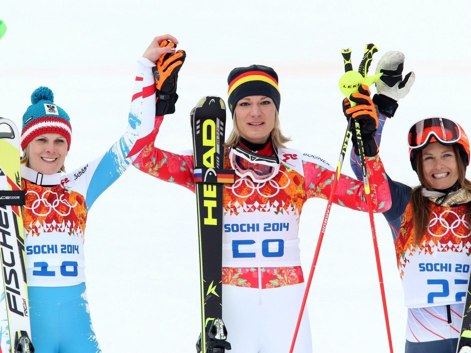 Hinter Titelverteidigerin Höfl-Riesch - Bronze an US-Fahrerin Mancuso. Hinter Titelverteidigerin Höfl-Riesch - Bronze an US-Fahrerin Mancuso.