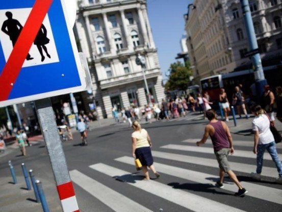 Mariahilfer Straße: Nicht alle heißen die Verkehrsberuhigung gut Mariahilfer Straße: Nicht alle heißen die Verkehrsberuhigung gut