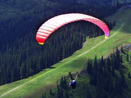 Ein Paragleiter verunglückte tödlich Ein Paragleiter verunglückte tödlich