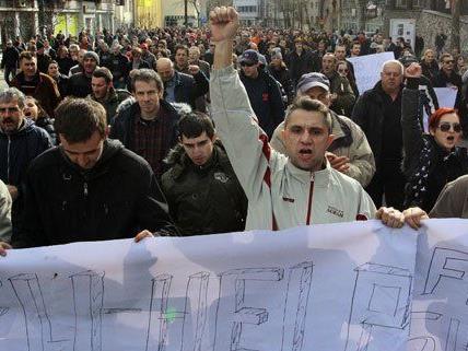Für die Demonstranten in Bosnien (s. Bild) wurde in Wien Solidarität bekundet.
