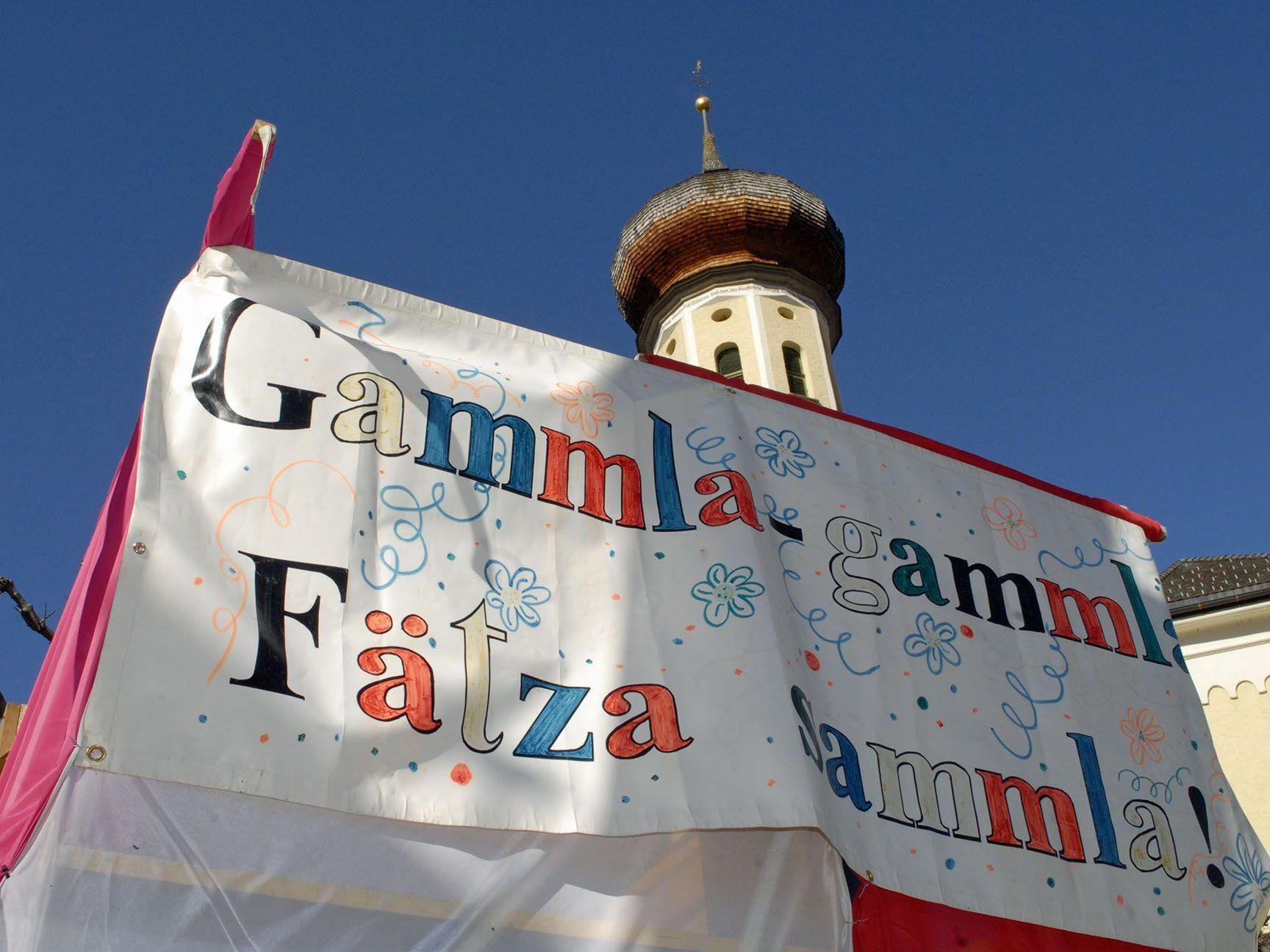 "Gammla, gammla - Fätza sammla", so lautet der Schrunser Faschingsruf. "Gammla, gammla - Fätza sammla", so lautet der Schrunser Faschingsruf.