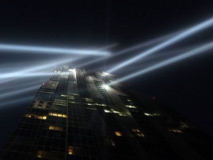 Mit einer beeindruckenden Light Show wurde die Eröffnung gefeiert.