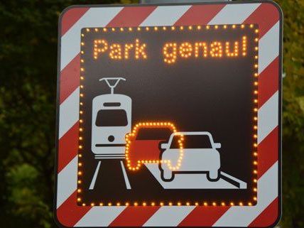 Mit diesen Hinweistafeln will man Autofahrer auf das Problem aufmerksam machen. Mit diesen Hinweistafeln will man Autofahrer auf das Problem aufmerksam machen.