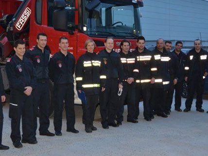 Am Freitag sind weitere Feuerwehrleute aus Wien aufgebrochen. Am Freitag sind weitere Feuerwehrleute aus Wien aufgebrochen.