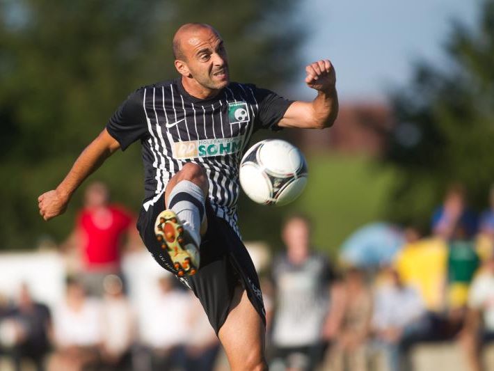 Der Ex-Austrianer Harald Dürr sorgte für den spektakulärsten Transfer in der Landesliga. Der Ex-Austrianer Harald Dürr sorgte für den spektakulärsten Transfer in der Landesliga.