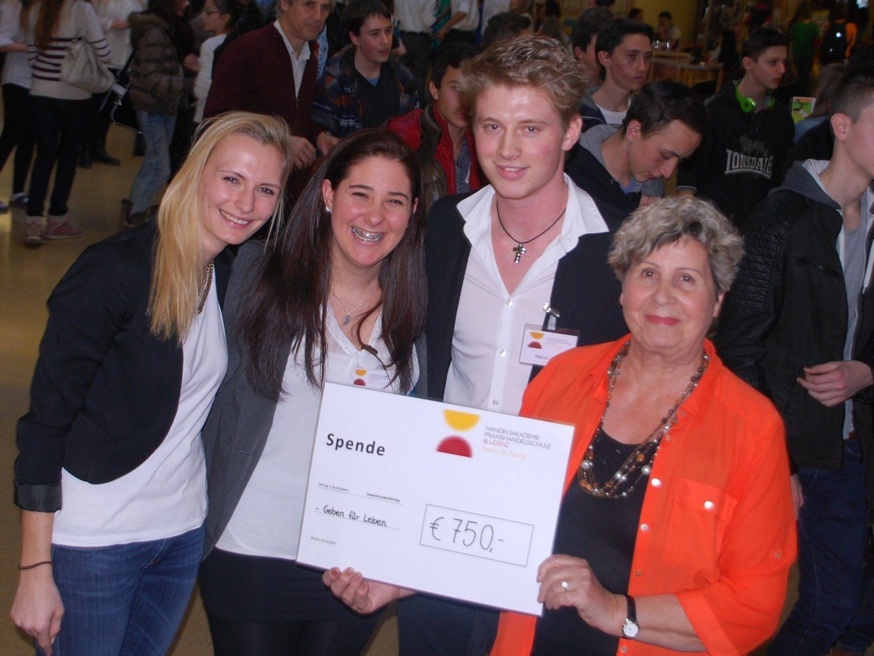 Der Verein Geben für Leben erhielt eine Spende von 750 Euro von den Schülern der HAS Bludenz. Der Verein Geben für Leben erhielt eine Spende von 750 Euro von den Schülern der HAS Bludenz.