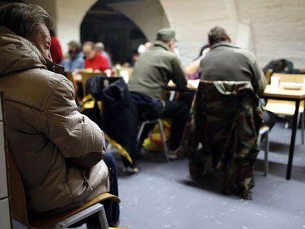 In den Wärmestuben können die Obdachlosen nicht übernachten, sich aber ein paar Stunden aufhalten. In den Wärmestuben können die Obdachlosen nicht übernachten, sich aber ein paar Stunden aufhalten.