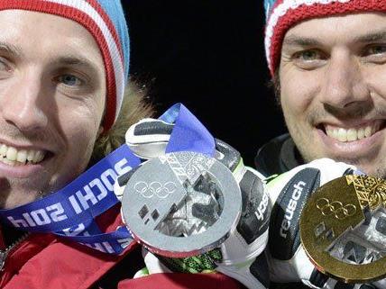 Marcel Hirscher und Mario Matt mit ihren Medaillen.
