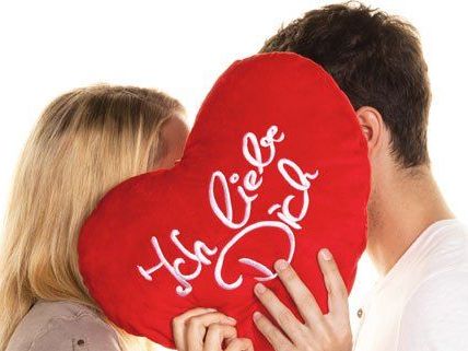 Viele Wiener und Wienerinnen kaufen Geschenke zum Valentinstag. Viele Wiener und Wienerinnen kaufen Geschenke zum Valentinstag.