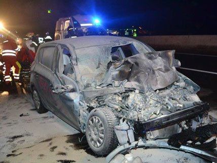Der Wiener wurde nach dem Unfall verletzt ins Spital gebracht. Der Wiener wurde nach dem Unfall verletzt ins Spital gebracht.