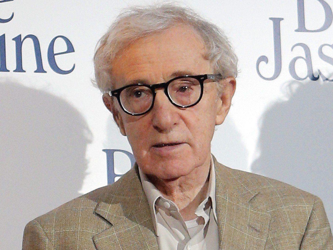78-jähriger Starregisseur Woody Allen weist Missbrauchsvorwürfe seiner Adoptivtochter zurück.