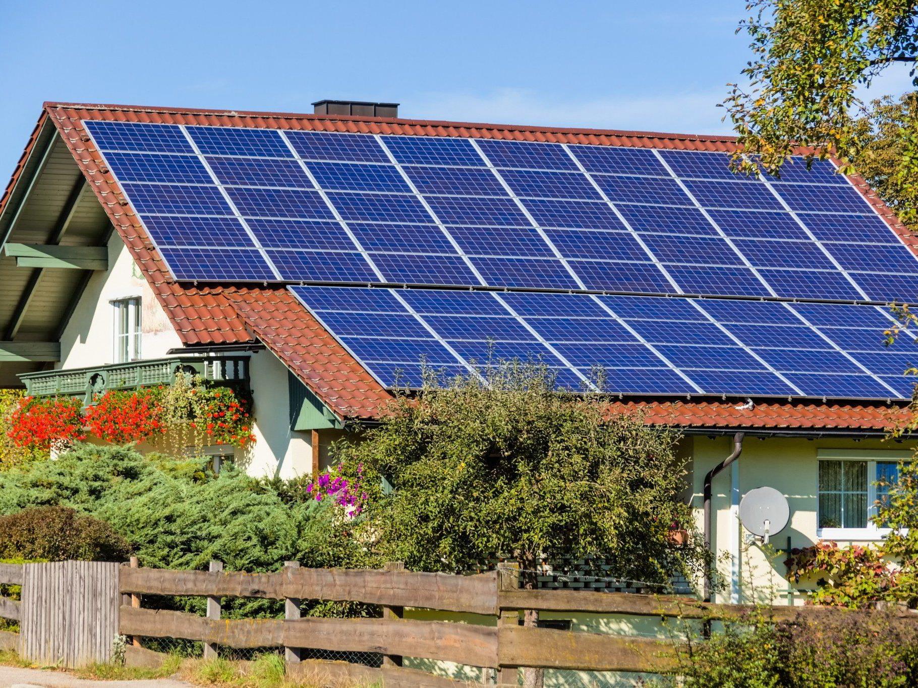 Laut der neuen Sonnensteuer ist selbsterzeugter Solarstrom abgabepflichtig. Salzburg will sich wehren.