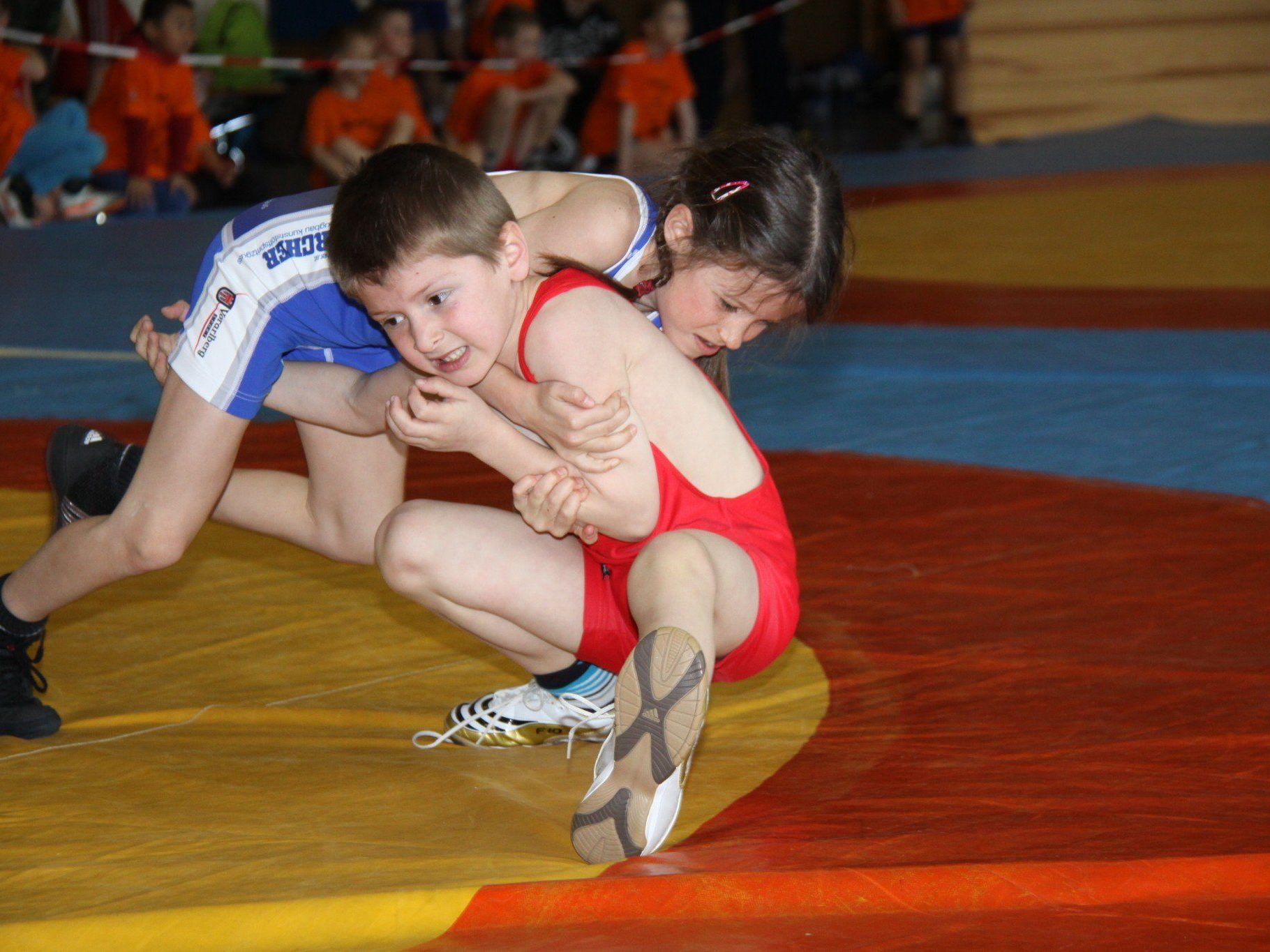 Das Anfängerturnier vom KSK Klaus brachte für die Kids die ersten Erfahrungen mit dem Ringsport. Das Anfängerturnier vom KSK Klaus brachte für die Kids die ersten Erfahrungen mit dem Ringsport.