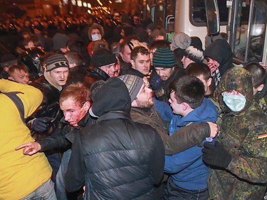 Blutige Zusammenstöße in Donezk