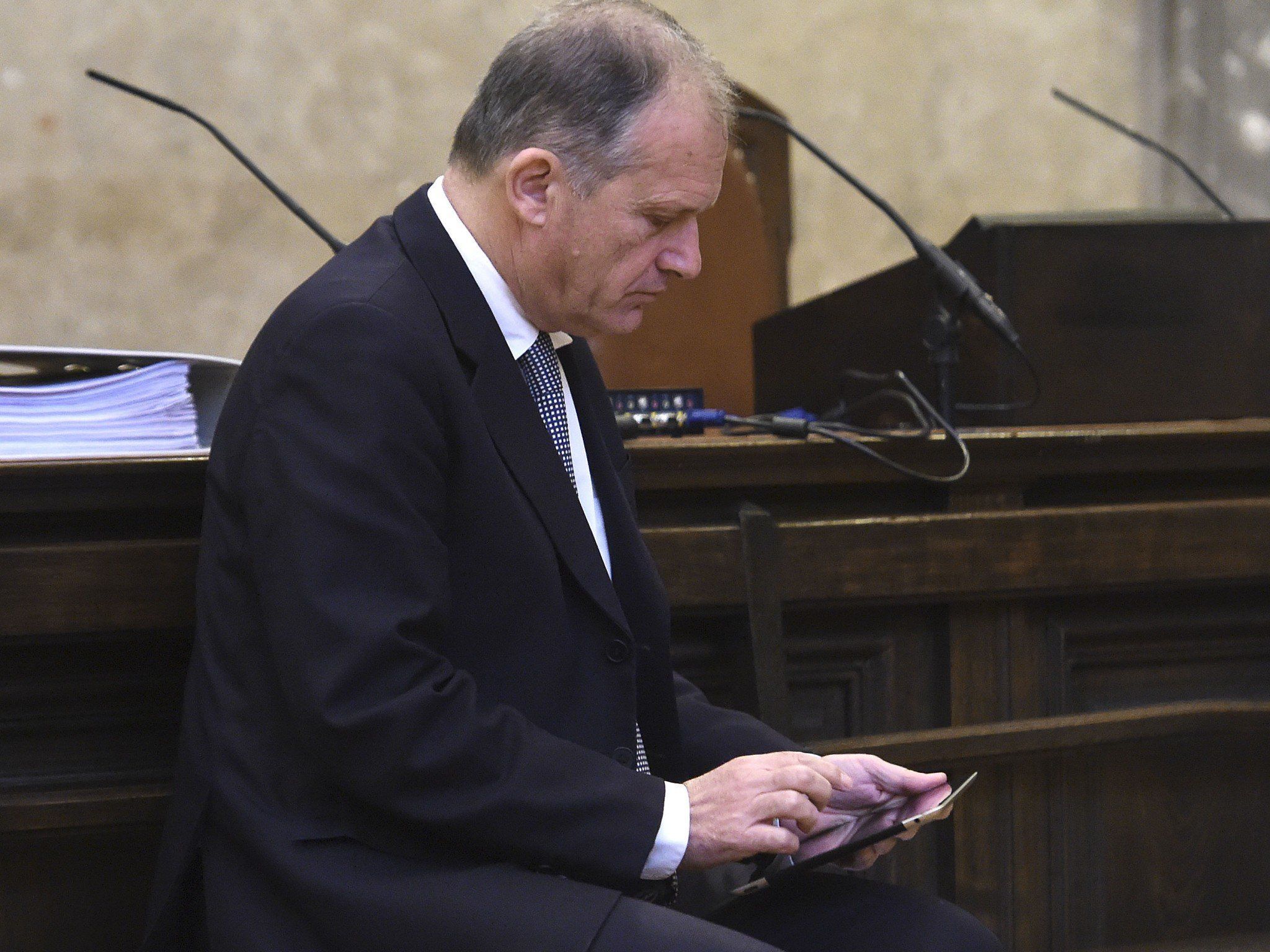 Strasser-Prozess: Dreieinhalb Jahre Haft wegen Bestechlichkeit Strasser-Prozess: Dreieinhalb Jahre Haft wegen Bestechlichkeit