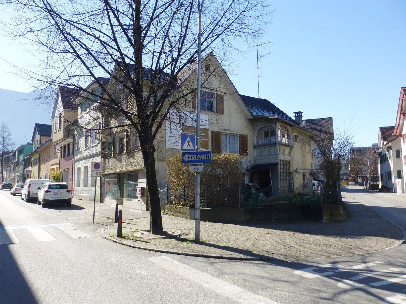 Im Winkel zwischen Marktstraße und Harrachgasse werden 5 Häuser saniert und zwei Neubauten errichtet