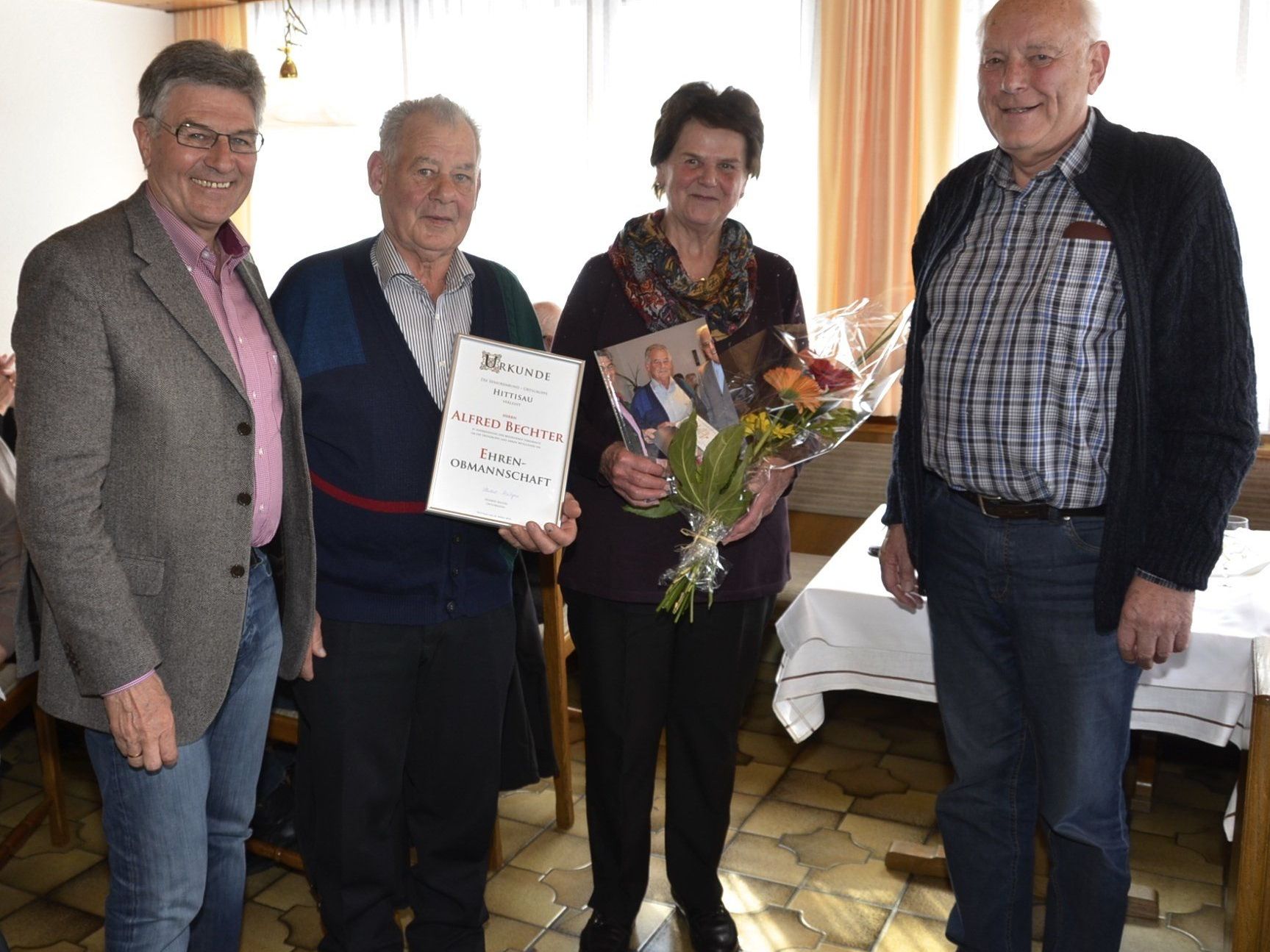 Ehrung von Alt-Obmann Alfred Bechter Ehrung von Alt-Obmann Alfred Bechter