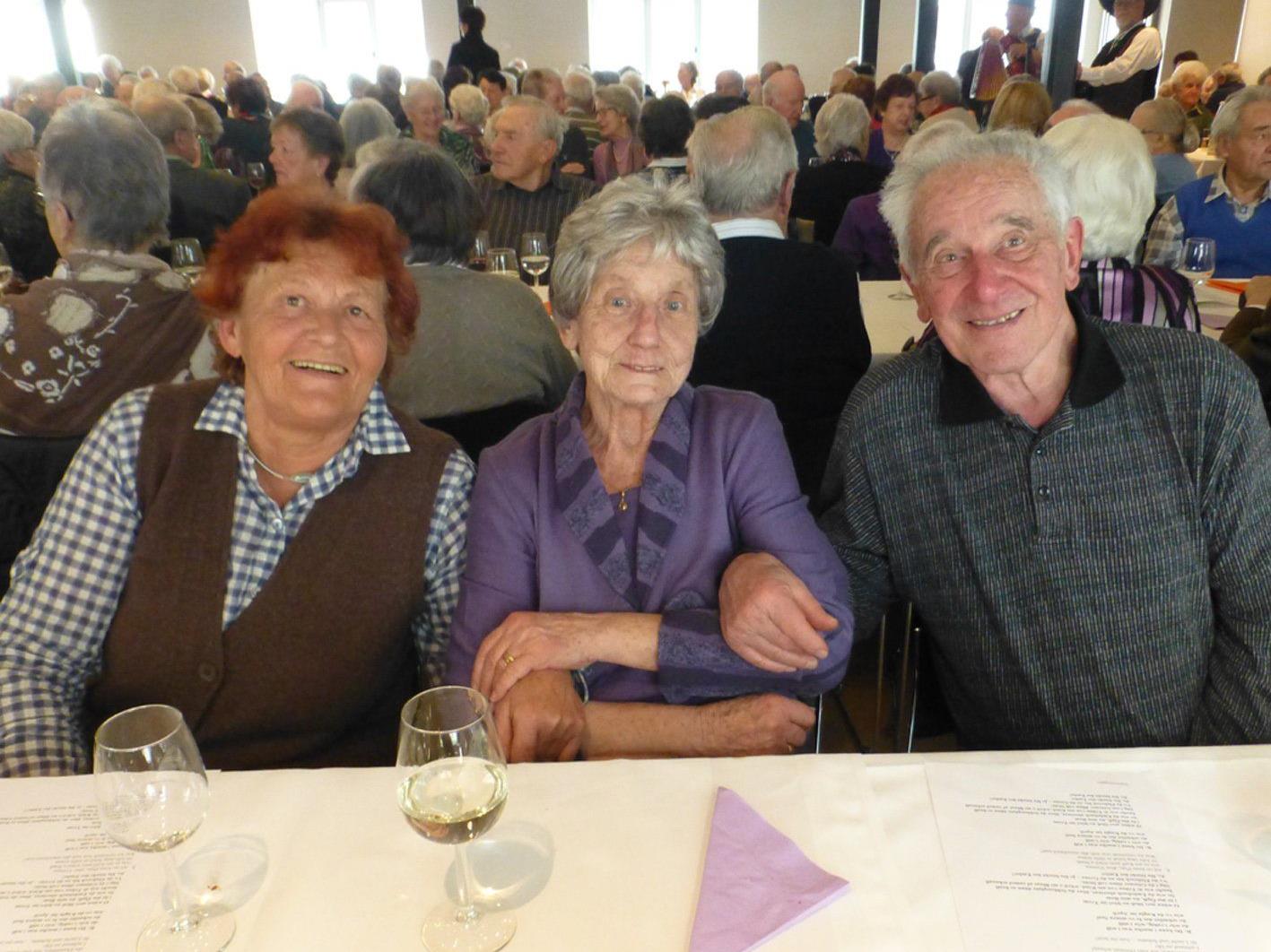 Rund 300 Hohenemser Senior(inn)en genossen einen unterhaltsamen Nachmittag im Löwensaal