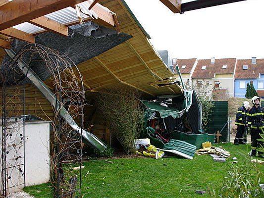 Sturmschaden an einem Dach in Wiener Neustadt