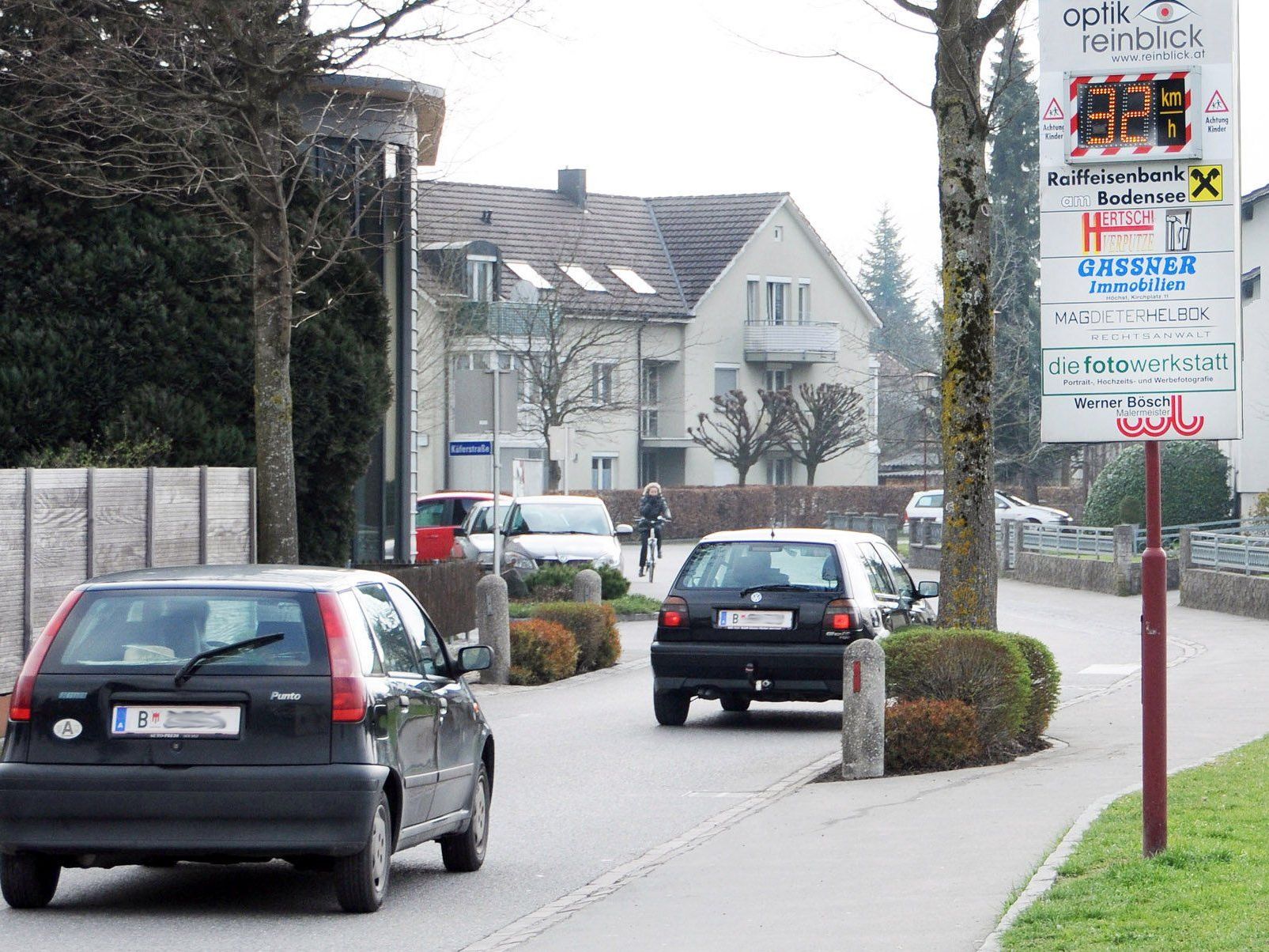 Die meisten Verkehrsteilnehmer halten sich in Höchst an Tempo 40 Die meisten Verkehrsteilnehmer halten sich in Höchst an Tempo 40