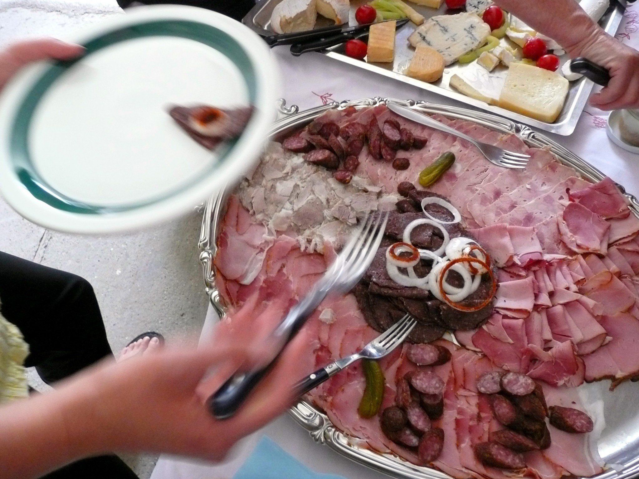 Essen am Buffet: Nicht immer ein Genuss... Essen am Buffet: Nicht immer ein Genuss...