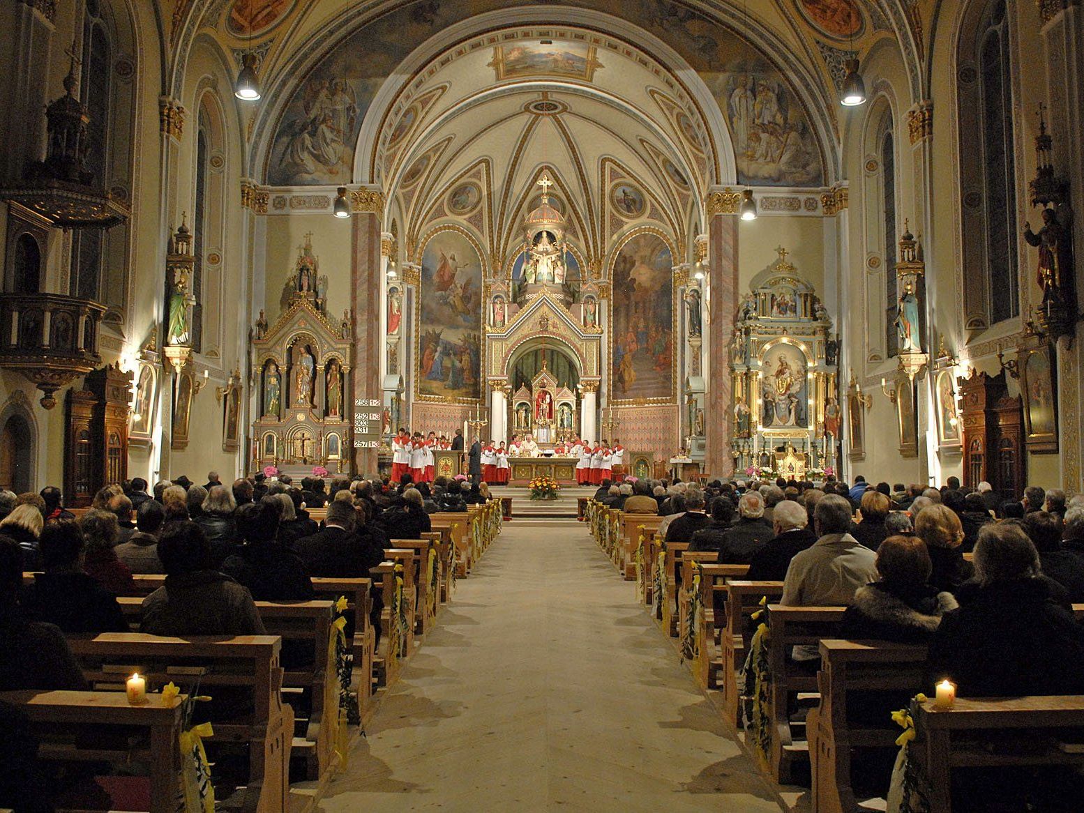Gottesdienste in der Pfarrkirche Schruns Gottesdienste in der Pfarrkirche Schruns