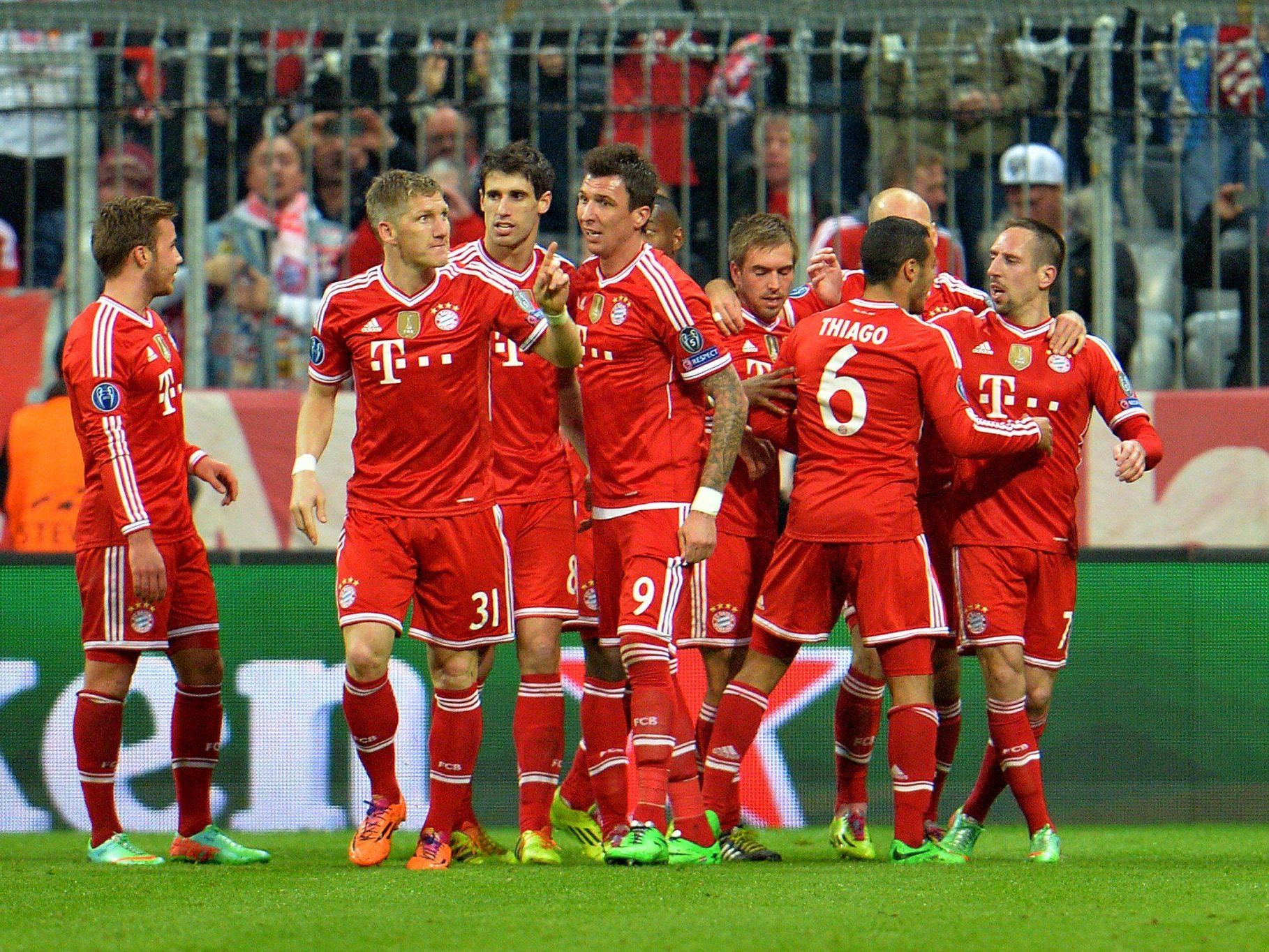 Bayern München zog mit dem 1:1 im Rückspiel (Hinspiel 2:0) souverän ins Viertelfinale ein. Bayern München zog mit dem 1:1 im Rückspiel (Hinspiel 2:0) souverän ins Viertelfinale ein.