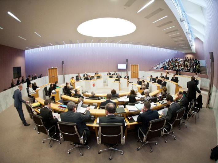 Mindestens zehn von 36 Abgeordneten werden im Herbst 2014 nicht mehr antreten Mindestens zehn von 36 Abgeordneten werden im Herbst 2014 nicht mehr antreten