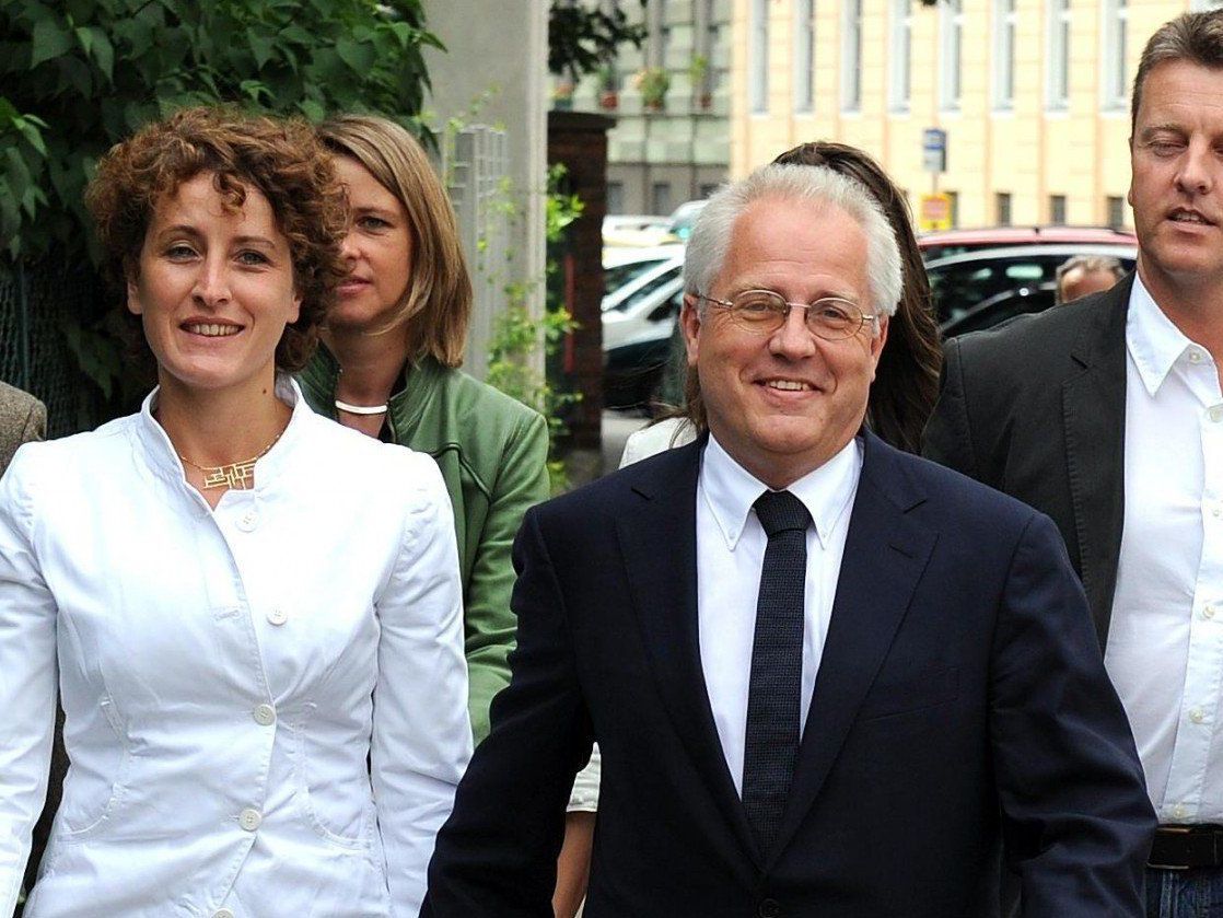 Hans-Peter Martin, hier bei der letzten EU-Wahl, zieht sich aus der Politik zurück. Hans-Peter Martin, hier bei der letzten EU-Wahl, zieht sich aus der Politik zurück.