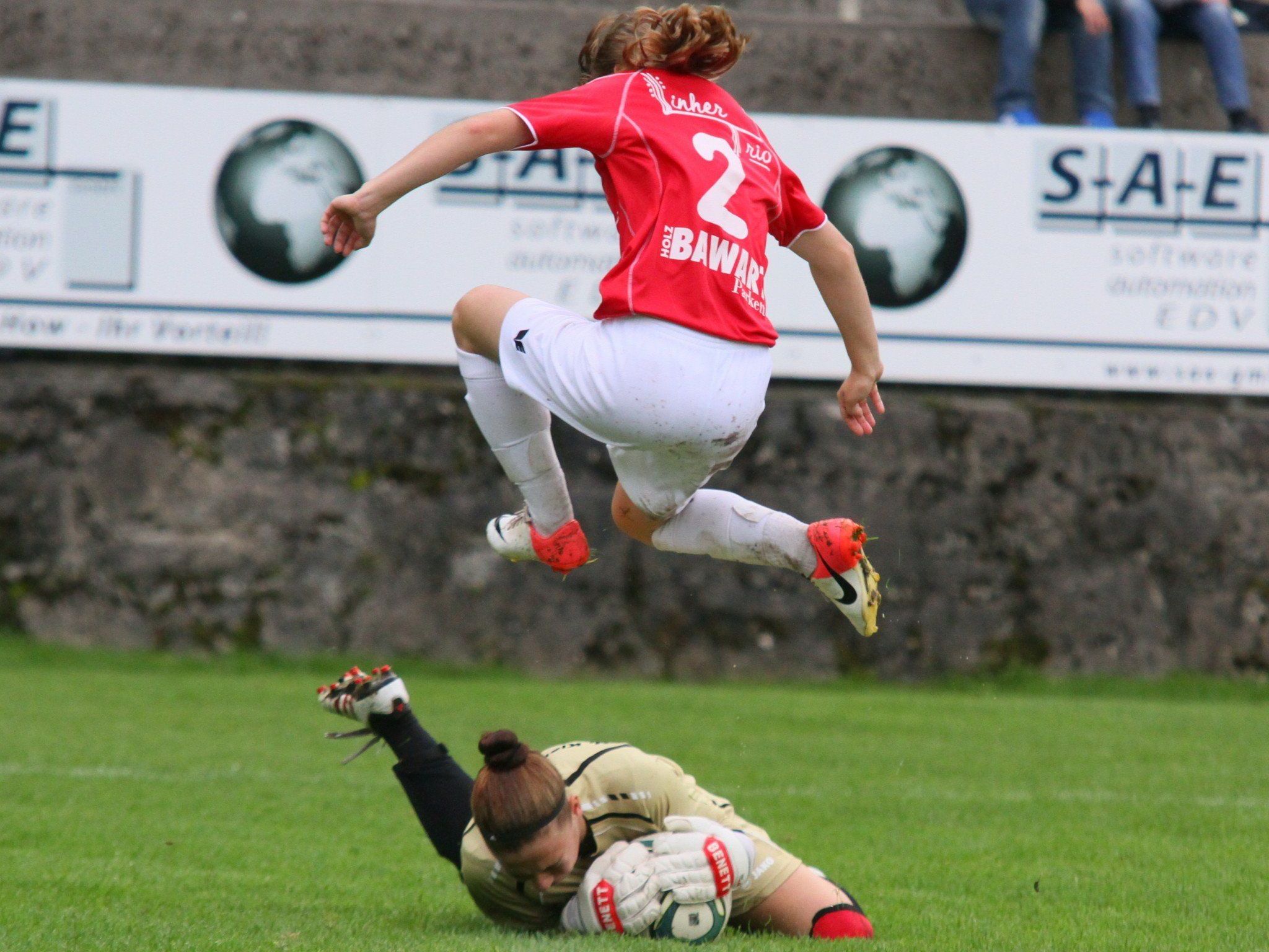 Rankweiler Ladies verloren das Spitzenspiel gegen Bergheim mit 1:2 und werden wieder nur Zweiter. Rankweiler Ladies verloren das Spitzenspiel gegen Bergheim mit 1:2 und werden wieder nur Zweiter.