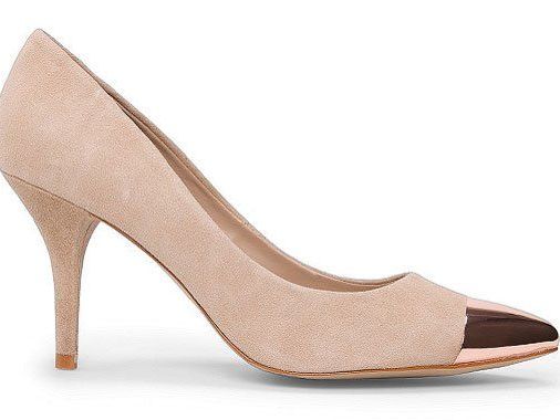 Pumps mit Goldspitze von Mango, bei Freeport um € 22,88 statt € 62,46. Pumps mit Goldspitze von Mango, bei Freeport um € 22,88 statt € 62,46.